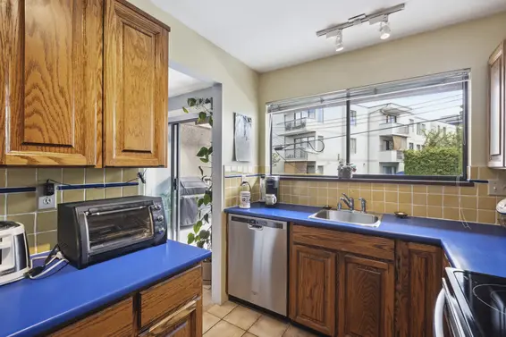 2 220 West 16th Street, North Vancouver For Sale - image 16