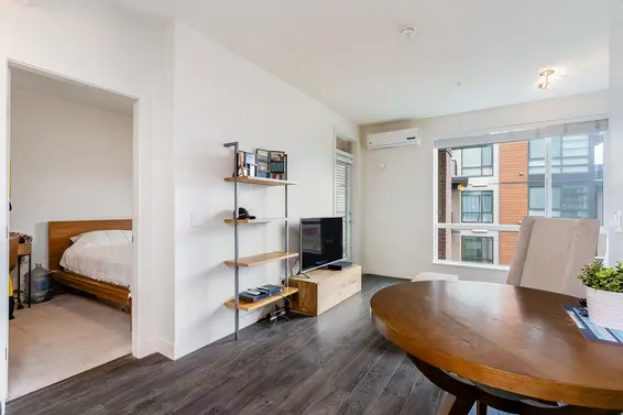 Living - 421 723 3rd Street West  