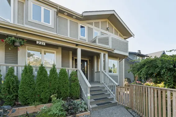 2 221 West 6th Street, North Vancouver For Sale - image 3