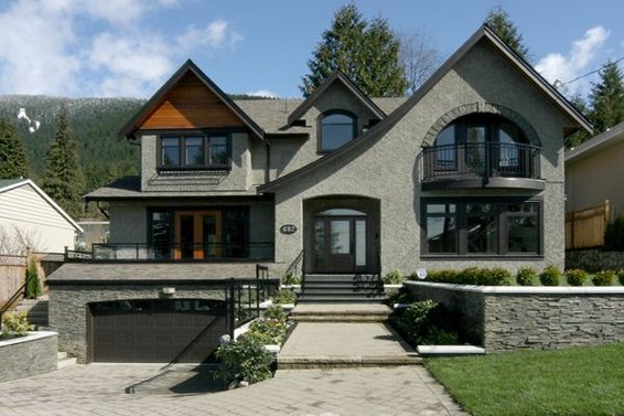 682 Sylvan Avenue, North Vancouver