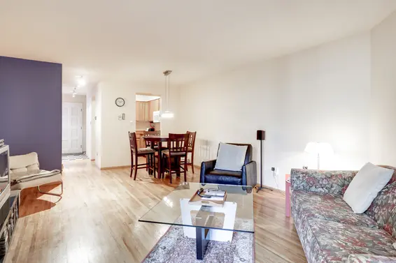 Living Room - 111-1910 Chesterfield Avenue, North Vancouver  