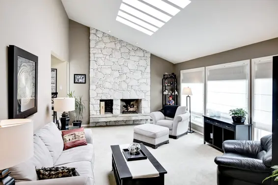 Living Room - 2400 Weymouth Place, North Vancouver  