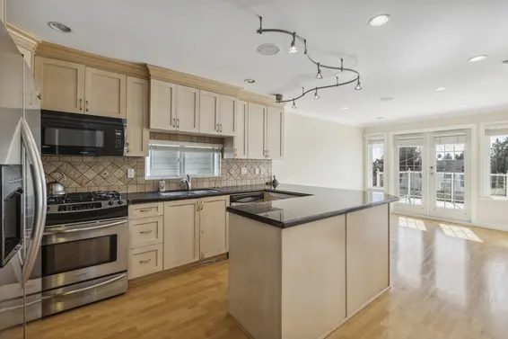 255 East 21st Street, North Vancouver For Sale - image 15
