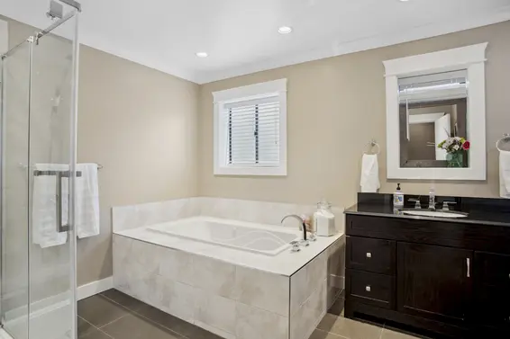 4054 Cummins Place, North Vancouver For Sale - image 32