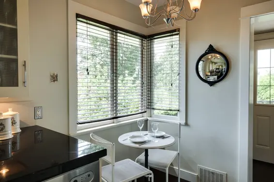 125 Carisbrooke Crescent, North Vancouver For Sale - image 16