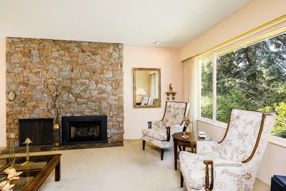 439 East 19th Street, North Vancouver For Sale - image 2