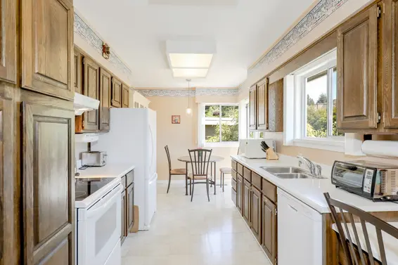 Kitchen - 935 Beaconsfield Road, North Vancouver  