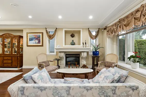 418 East 13th Street, North Vancouver For Sale - image 4