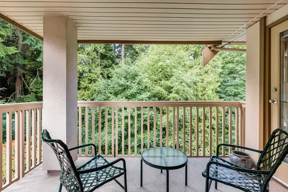 Balcony 2 - 401 2059 Chesterfield Avenue, North Vancouver  