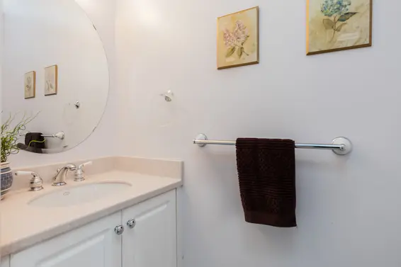 5 229 East 8th Street, North Vancouver For Sale - image 7