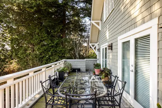 Large deck with City Views  