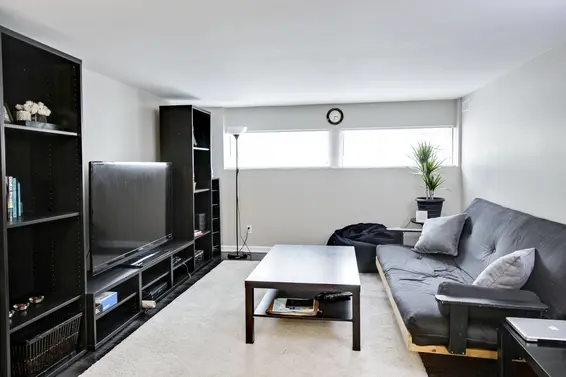Family Room - 2400 Weymouth Place, North Vancouver  