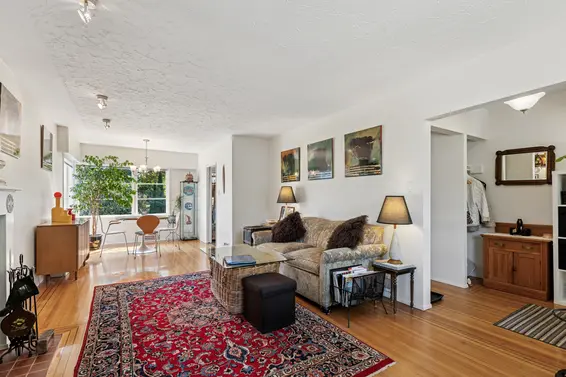 415 West 26th Street, North Vancouver For Sale - image 2