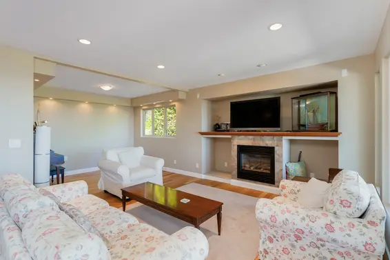 1070 Chamberlain Drive, North Vancouver For Sale - image 22