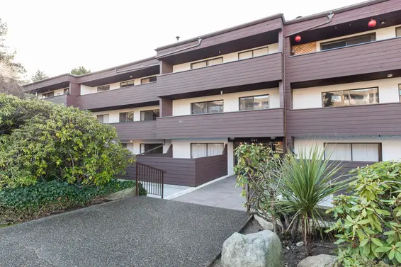 Building - 208-341 West 3rd Street, North Vancouver  