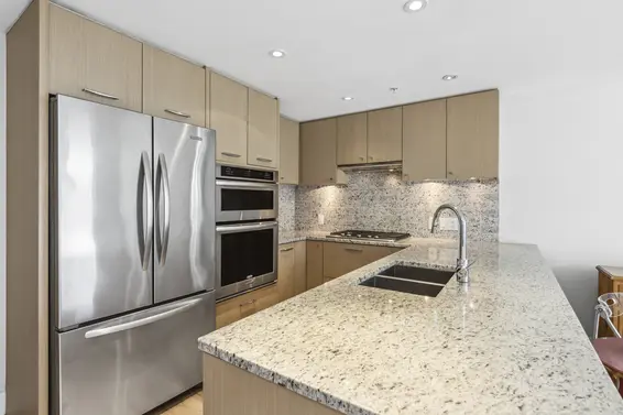 208 150 West 15th Street, North Vancouver For Sale - image 3