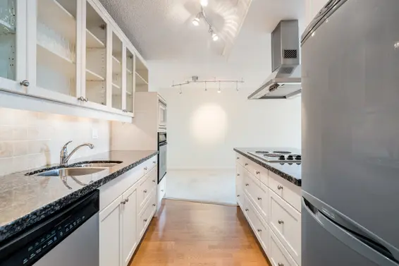 202 1341 Clyde Avenue, North Vancouver For Sale - image 6