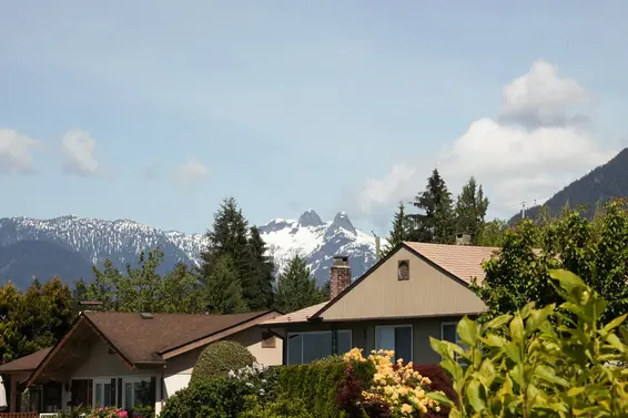 125 Carisbrooke Crescent, North Vancouver For Sale - image 40
