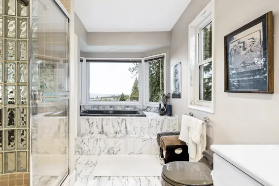 693 East Kings Road, North Vancouver For Sale - image 22