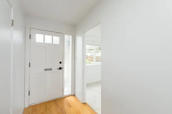 Foyer - 801-555 West 28th Street, North Vancouver  