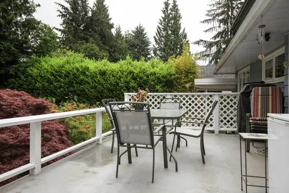 Deck  