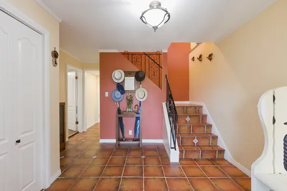704 Maurelle Court, North Vancouver For Sale - image 31