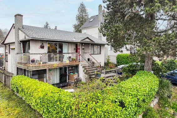 428 East 7th Street, North Vancouver For Sale - image 2