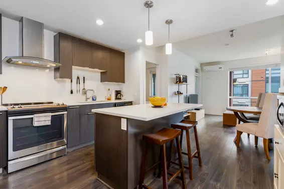 421 723 3rd Street West, The Shore  