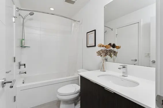 123 723 West 3rd Street, North Vancouver For Sale - image 1