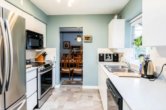 Kitchen - 3715 Norwood Avenue, North Vancouver  