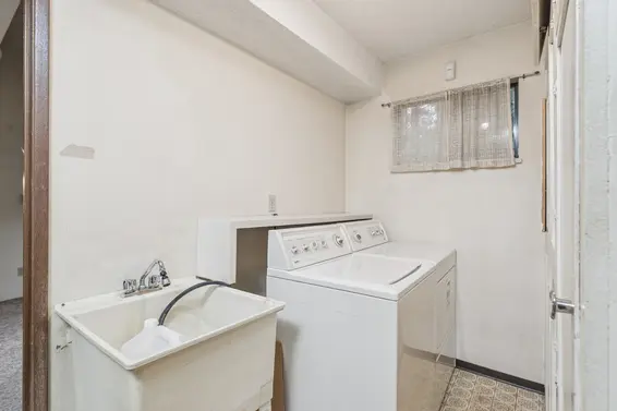 1494 Ross Road, North Vancouver For Sale - image 32