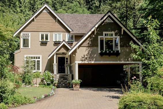 2420 Carmaria Court, North Vancouver