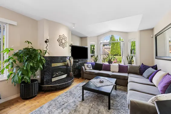 407 East 1st Street, North Vancouver For Sale - image 17