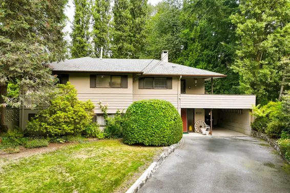 2830 Crestlynn Place, North Vancouver