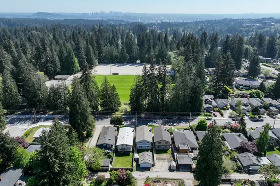 1678 Depmsey Road, North Vancouver For Sale - image 2