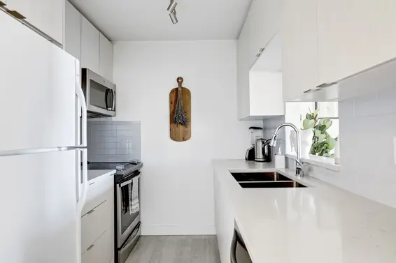 Kitchen - 5-220 East 4th Street, North Vancouver  