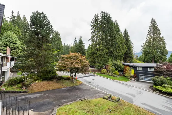 front balcony 3 - 4649 Tourney Road, North Vancouver  