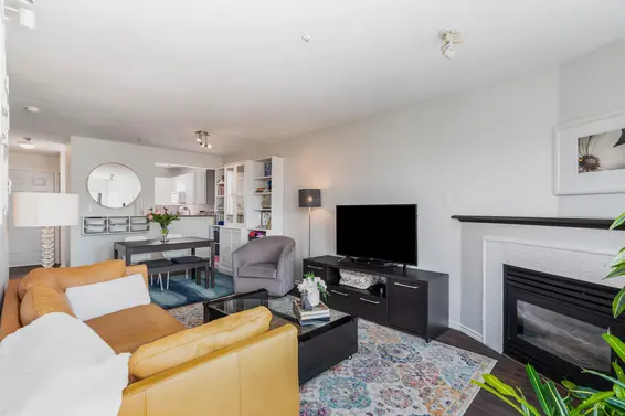 402 245 St. Davids Avenue, North Vancouver For Sale - image 4