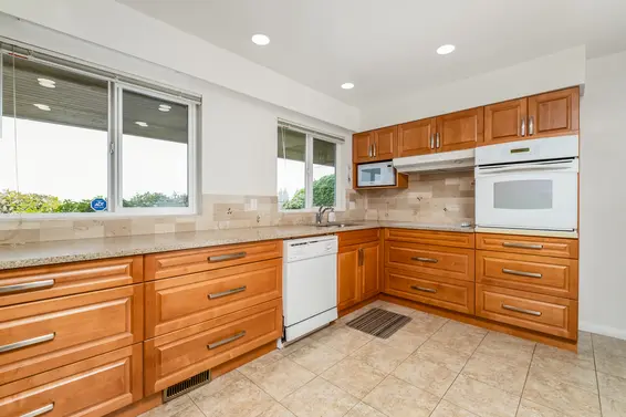 368 Newdale Court, North Vancouver For Sale - image 10