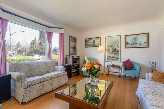 535 East 13th Street, North Vancouver For Sale - image 5