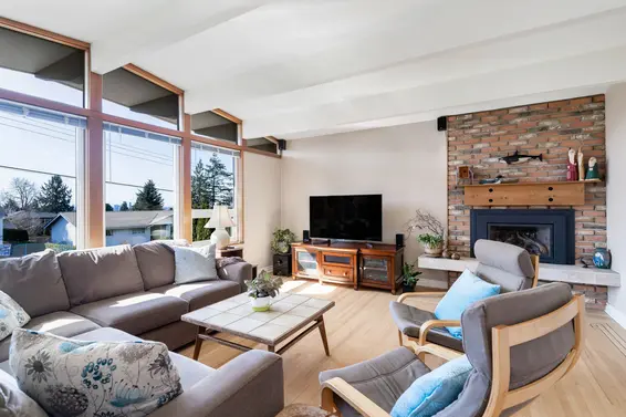 408 West St James Road, North Vancouver For Sale - image 4