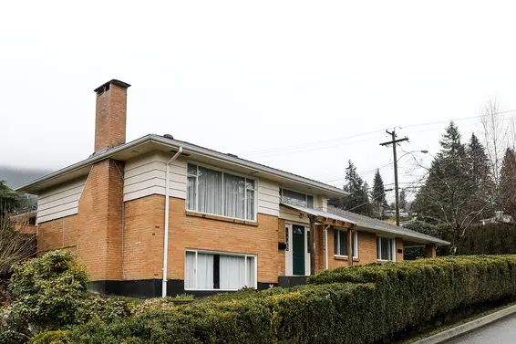 Front - 3715 Norwood Avenue, North Vancouver  