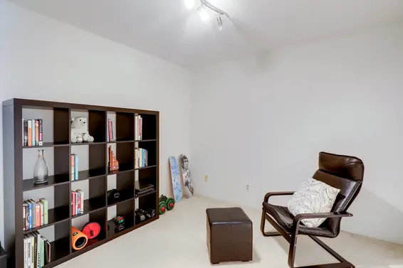 Den - 308-1000 Bowron Court, North Vancouver  