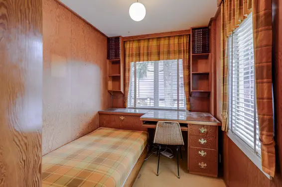 Bedroom - 866 East 10th Street, North Vancouver  