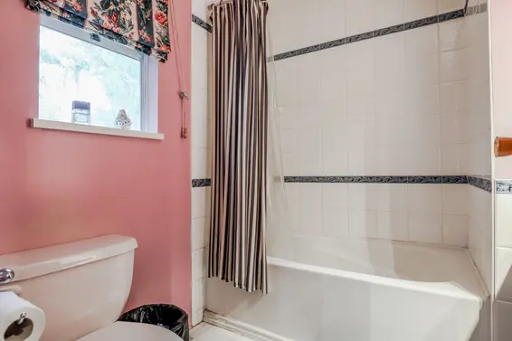 Bathroom - 868 Drayton Street, North Vancouver  