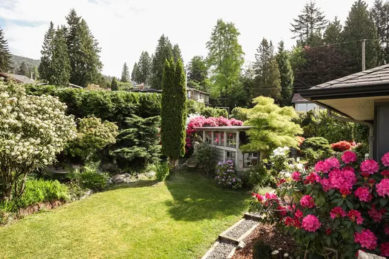 125 Carisbrooke Crescent, North Vancouver For Sale - image 30