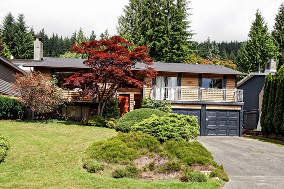 3803 Regent Avenue, North Vancouver