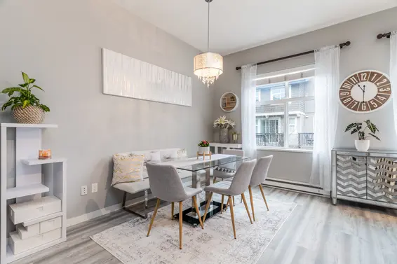 752 Orwell, Eating Area  