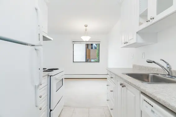335 340 West 3rd Street, North Vancouver For Sale - image 4