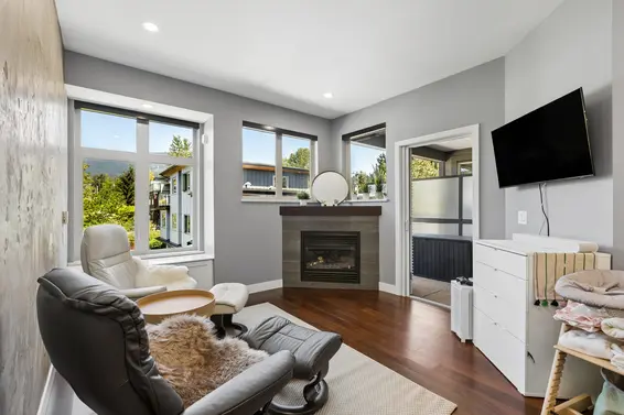 303 116 West 23rd Street, North Vancouver For Sale - image 2